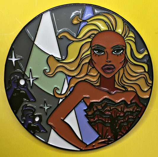 Naomi Vegas Revue Pin